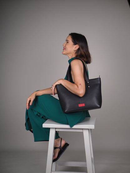 Jeannette — Leather Tote Bag with Zipper black